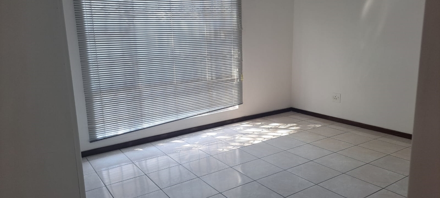 To Let 2 Bedroom Property for Rent in Bedfordview Gauteng