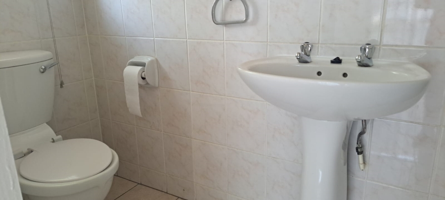 To Let 2 Bedroom Property for Rent in Bedfordview Gauteng