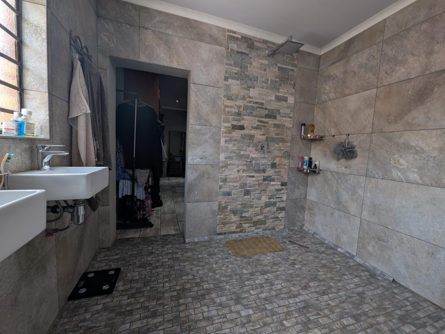 4 Bedroom Property for Sale in Mayberry Park Gauteng