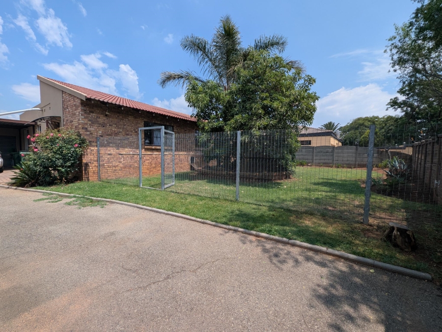 4 Bedroom Property for Sale in Mayberry Park Gauteng