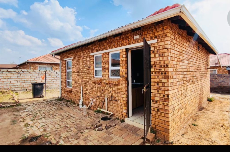 2 Bedroom Property for Sale in Alliance Gauteng