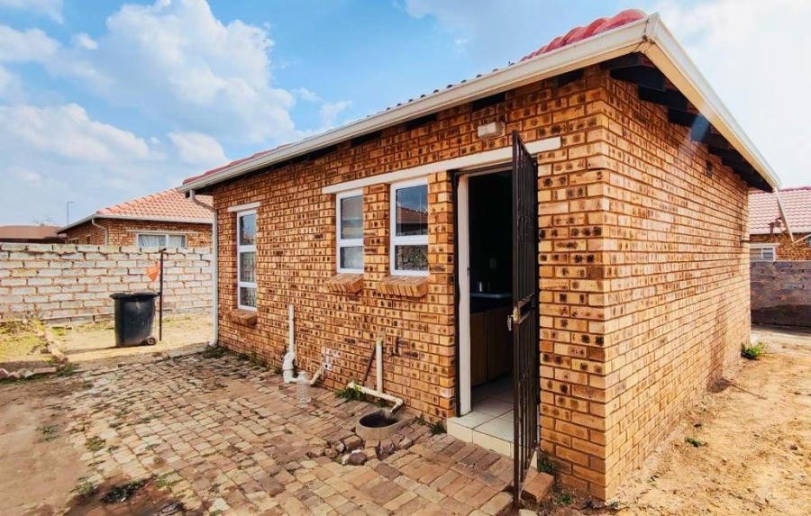 2 Bedroom Property for Sale in Alliance Gauteng