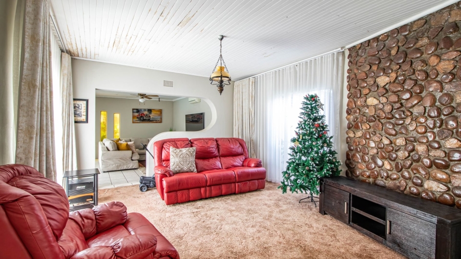 4 Bedroom Property for Sale in Edleen Gauteng