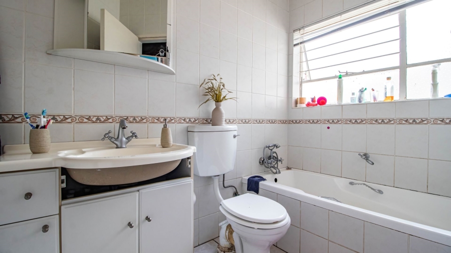 4 Bedroom Property for Sale in Edleen Gauteng