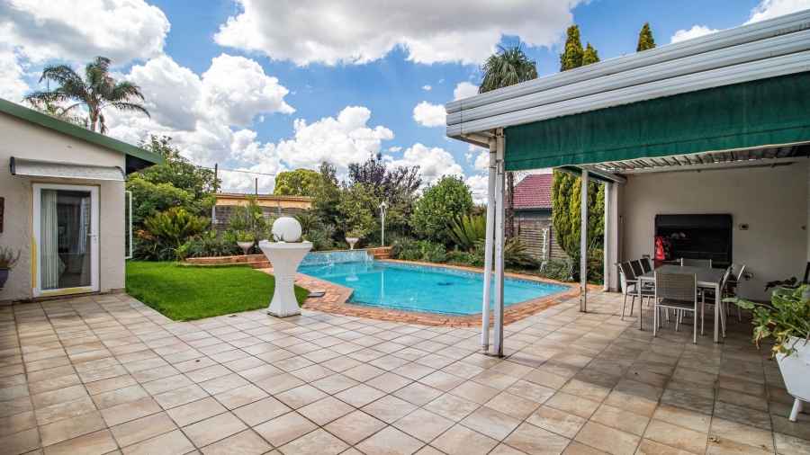 4 Bedroom Property for Sale in Edleen Gauteng