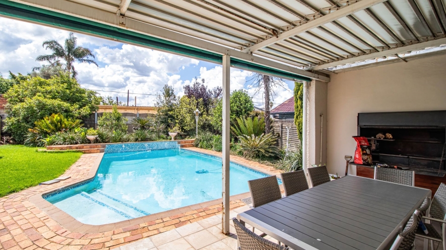 4 Bedroom Property for Sale in Edleen Gauteng