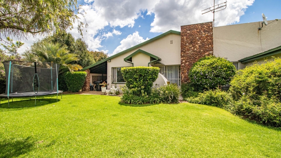 4 Bedroom Property for Sale in Edleen Gauteng