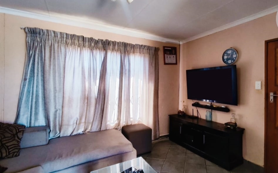 2 Bedroom Property for Sale in Alliance Gauteng