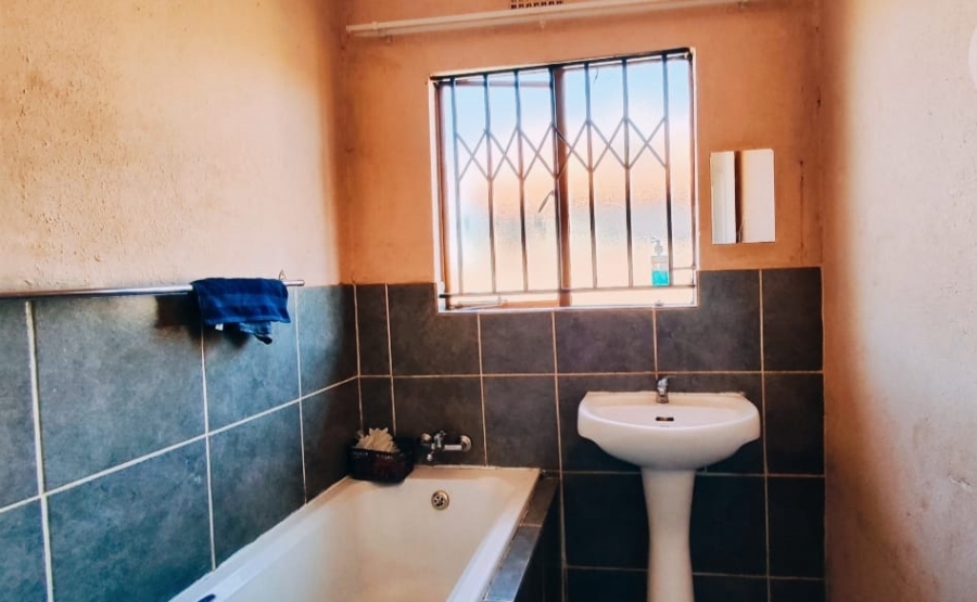 2 Bedroom Property for Sale in Alliance Gauteng