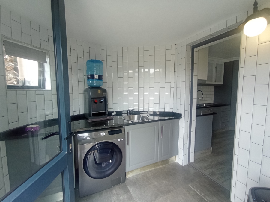 2 Bedroom Property for Sale in Bassonia Gauteng