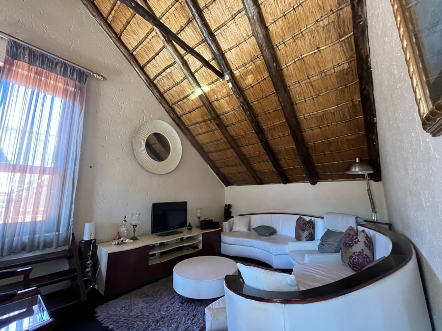 To Let 2 Bedroom Property for Rent in Sunninghill Gauteng