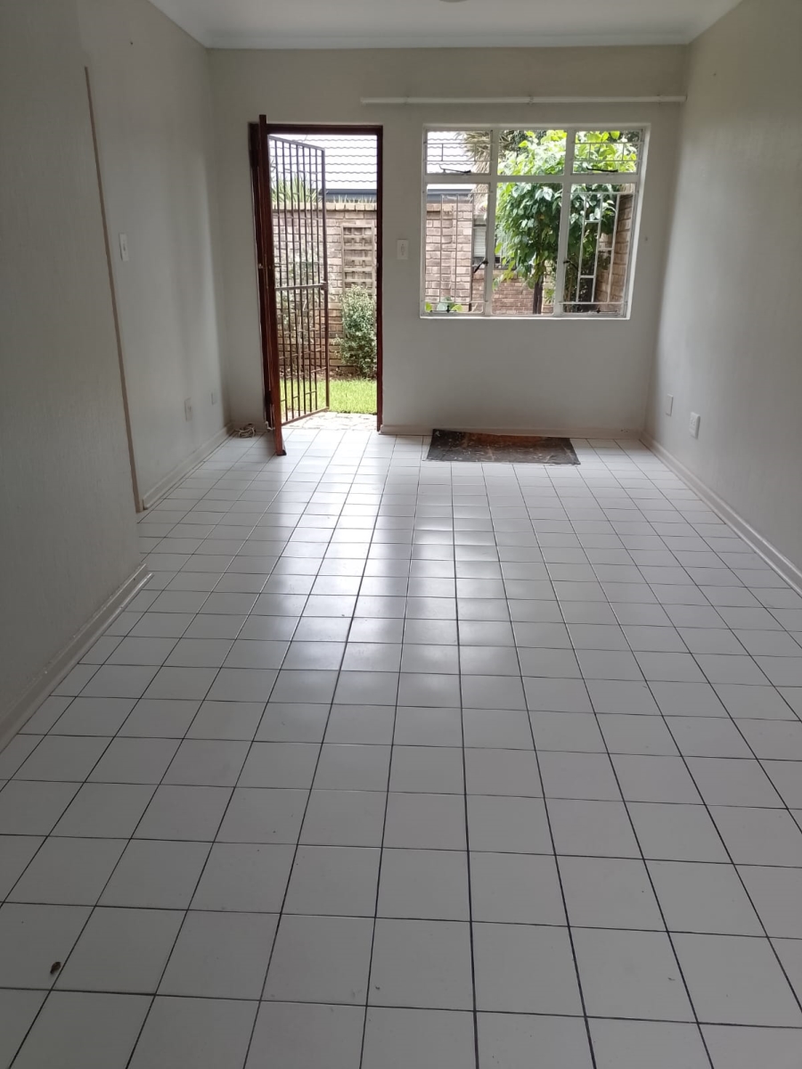 To Let 2 Bedroom Property for Rent in Bonaero Park Gauteng