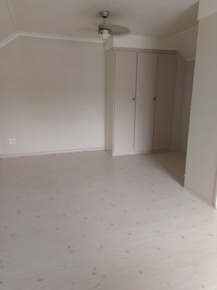 To Let 2 Bedroom Property for Rent in Bonaero Park Gauteng