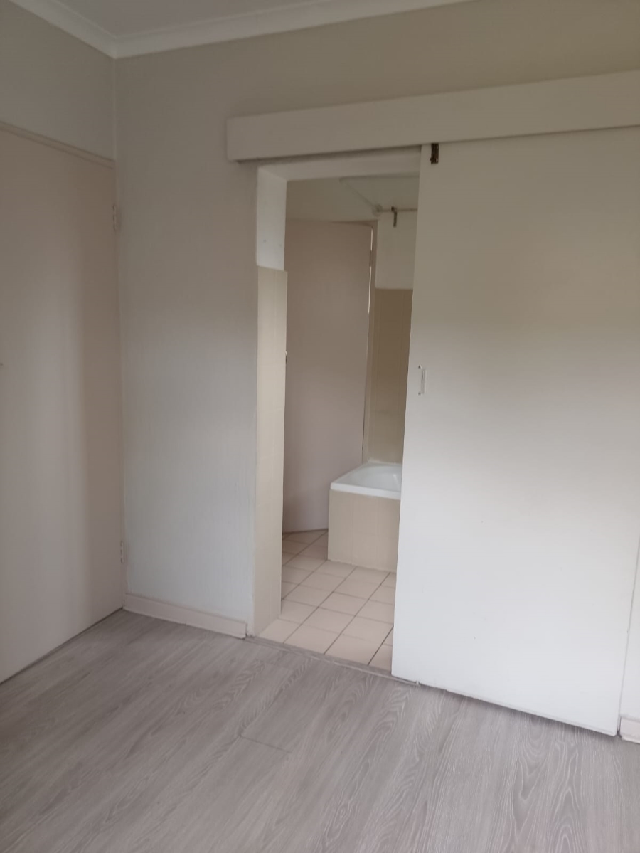 To Let 2 Bedroom Property for Rent in Bonaero Park Gauteng