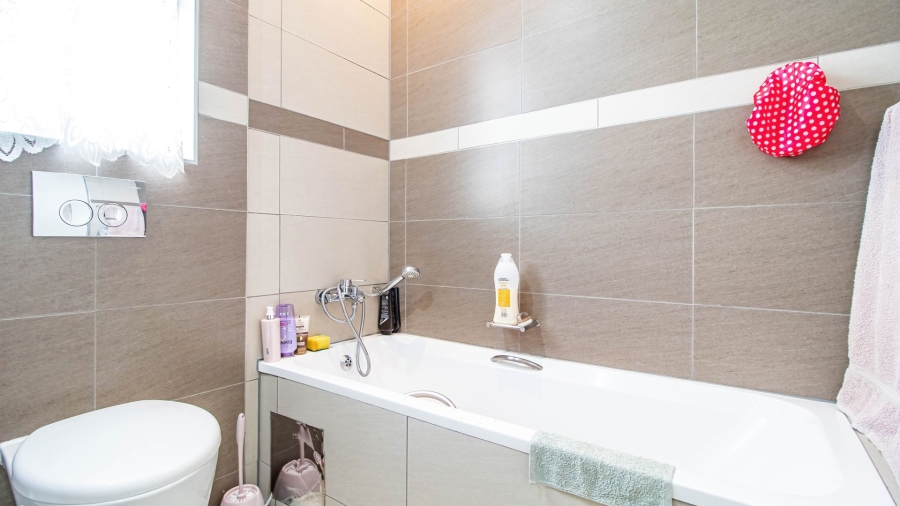 2 Bedroom Property for Sale in Modderfontein Gauteng