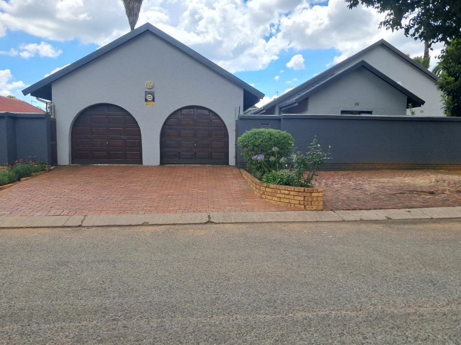 4 Bedroom Property for Sale in Dalpark Gauteng