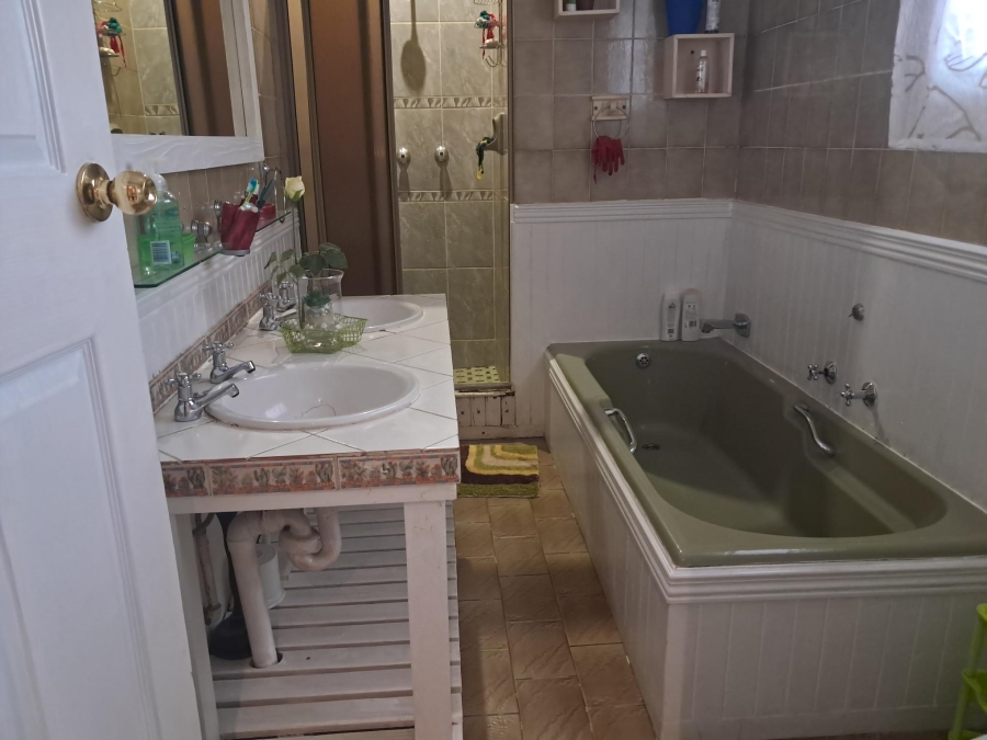 4 Bedroom Property for Sale in Dalpark Gauteng