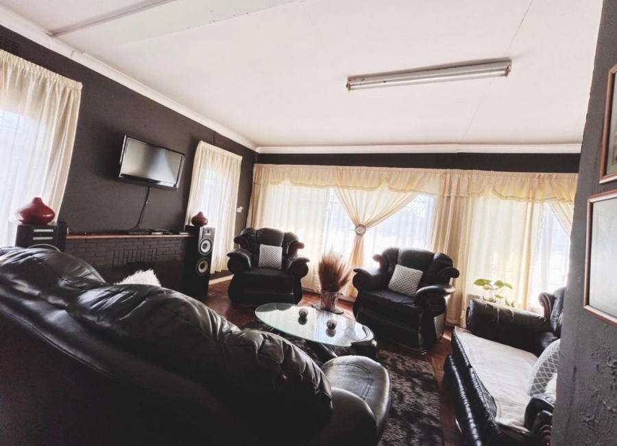 3 Bedroom Property for Sale in Strubenvale Gauteng