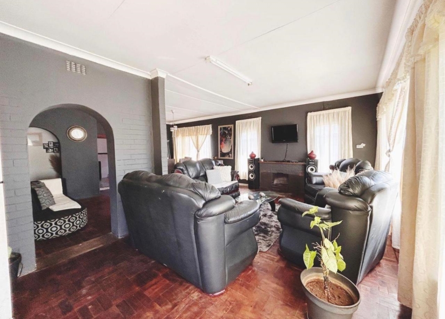 3 Bedroom Property for Sale in Strubenvale Gauteng