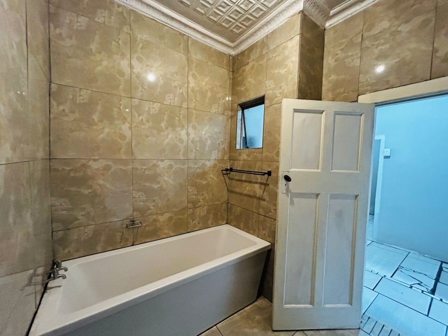 5 Bedroom Property for Sale in Geduld Ext 1 Gauteng