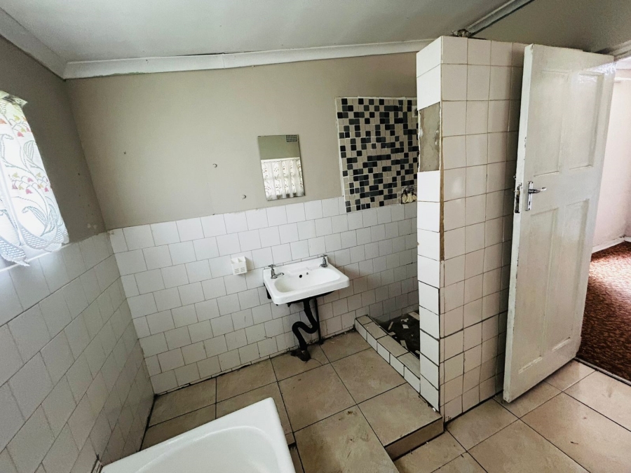 5 Bedroom Property for Sale in Geduld Ext 1 Gauteng