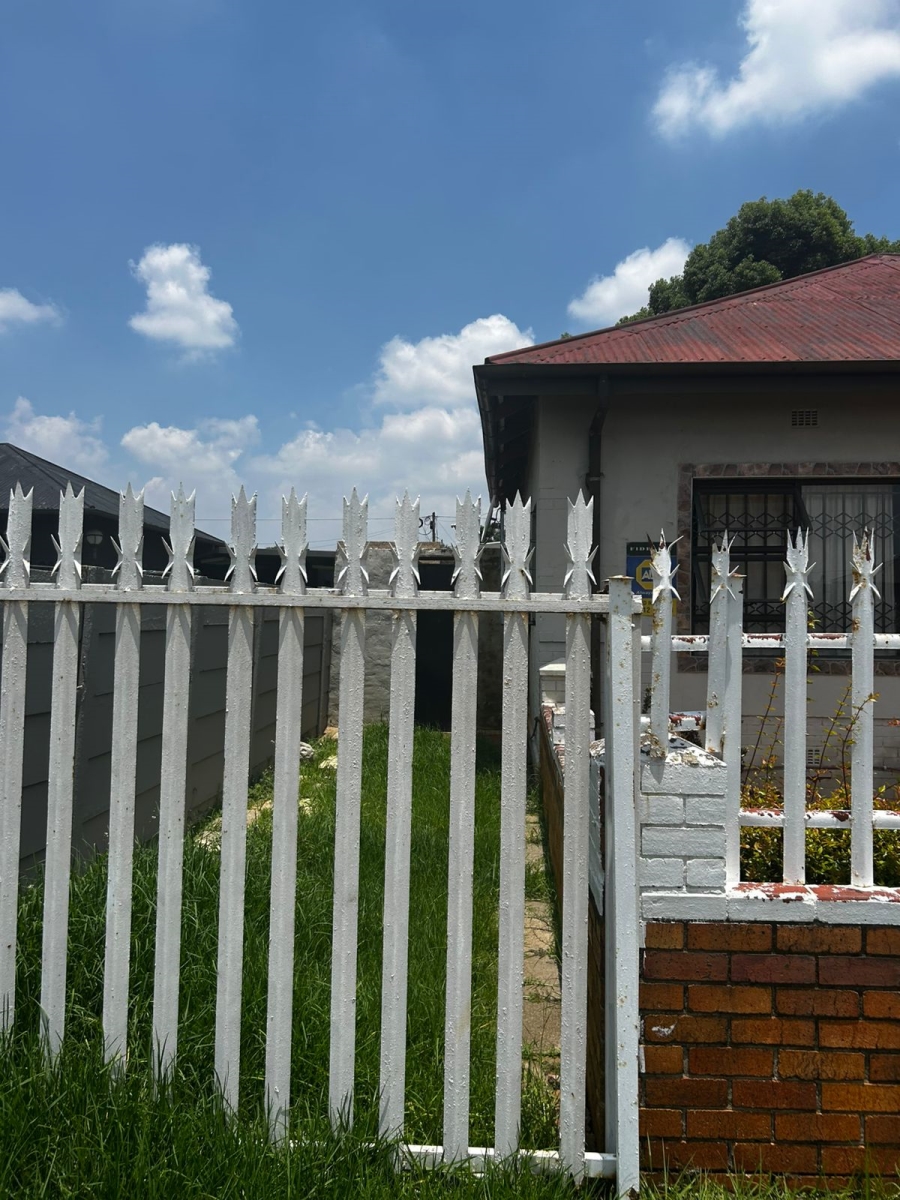 5 Bedroom Property for Sale in Geduld Ext 1 Gauteng