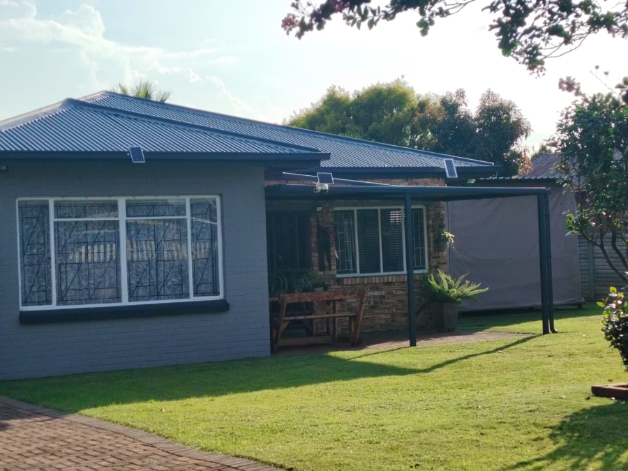 3 Bedroom Property for Sale in Casseldale Gauteng