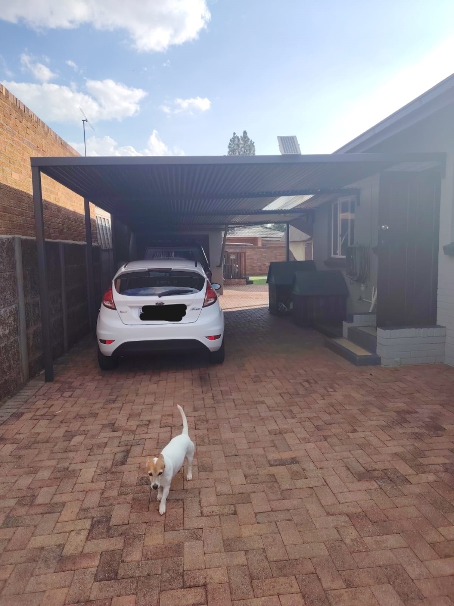 3 Bedroom Property for Sale in Casseldale Gauteng