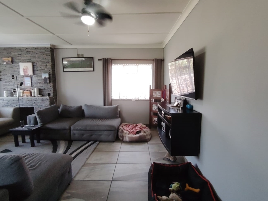 3 Bedroom Property for Sale in Casseldale Gauteng