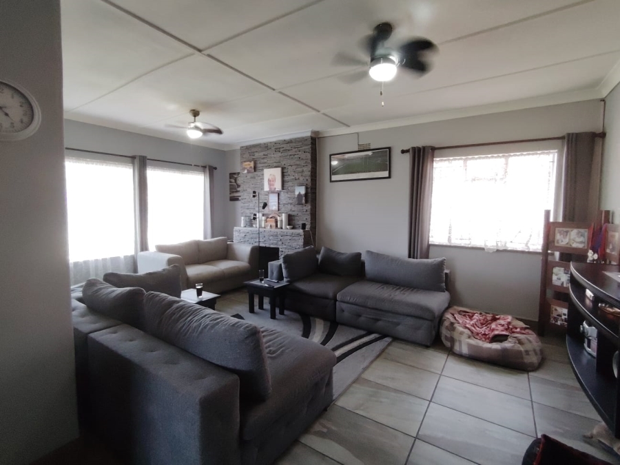 3 Bedroom Property for Sale in Casseldale Gauteng