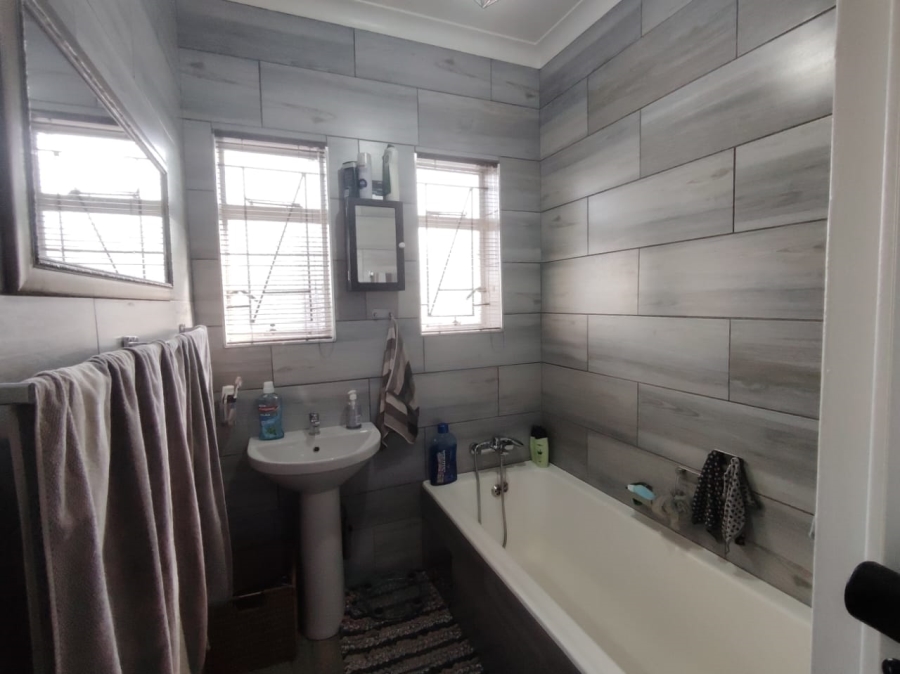 3 Bedroom Property for Sale in Casseldale Gauteng