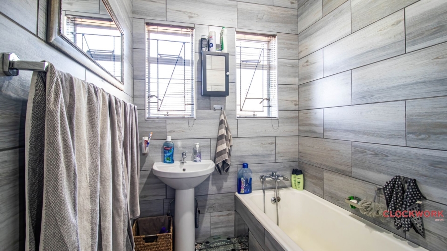 3 Bedroom Property for Sale in Casseldale Gauteng