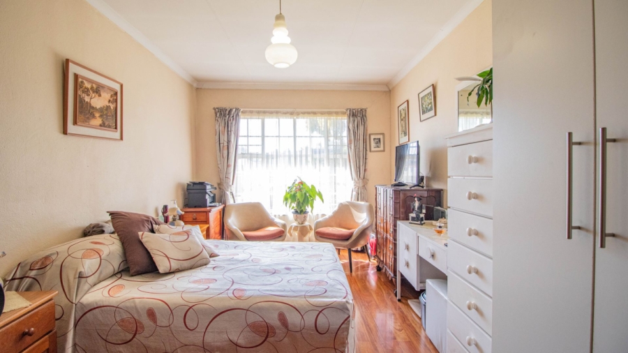 5 Bedroom Property for Sale in Marais Steyn Park Gauteng