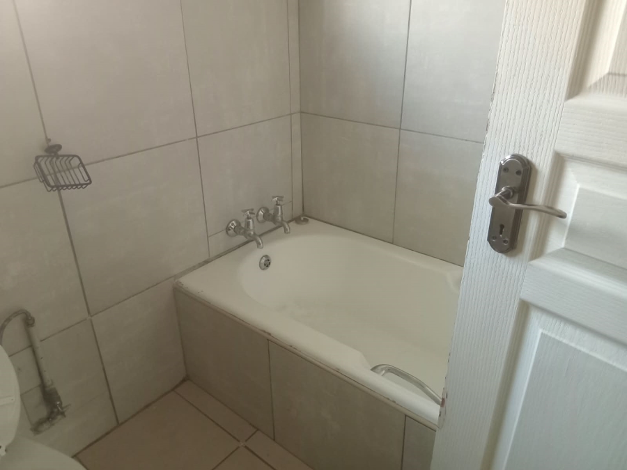 To Let 3 Bedroom Property for Rent in Birchleigh Gauteng