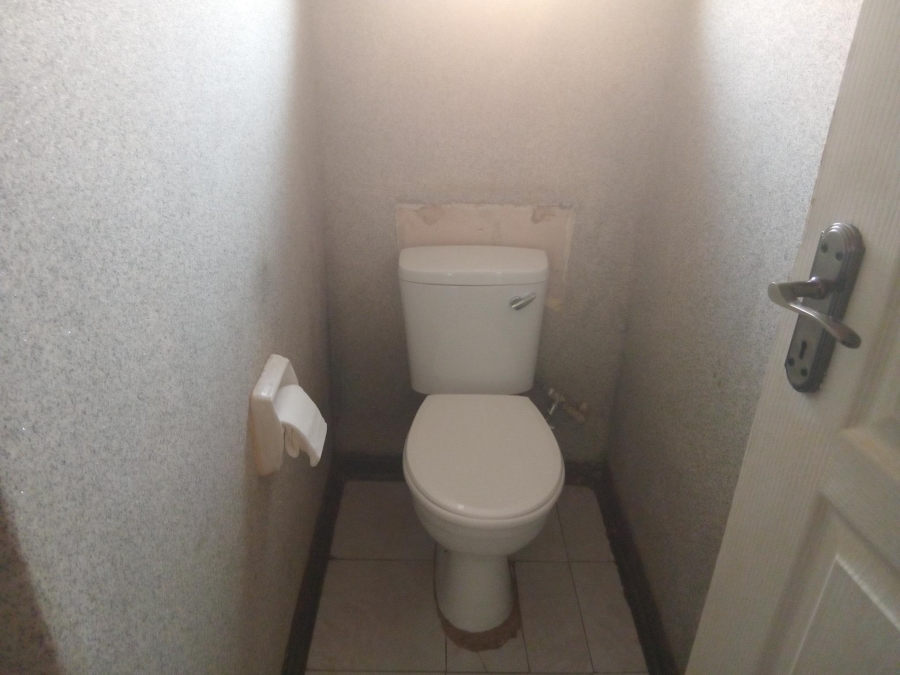 To Let 3 Bedroom Property for Rent in Birchleigh Gauteng