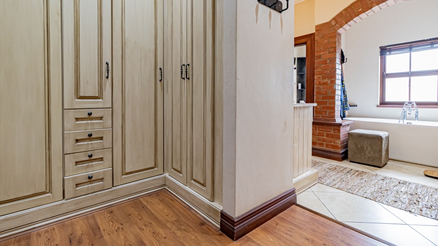 5 Bedroom Property for Sale in Silver Stream Estate Gauteng