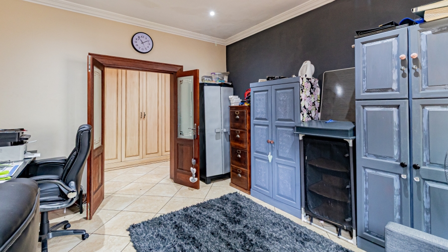 5 Bedroom Property for Sale in Silver Stream Estate Gauteng