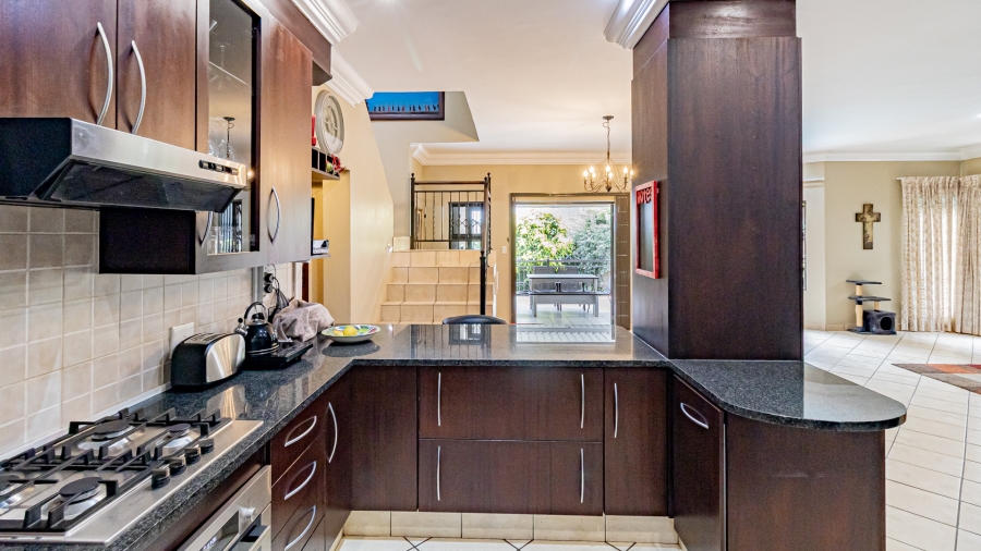 3 Bedroom Property for Sale in Olympus Country Estate Gauteng