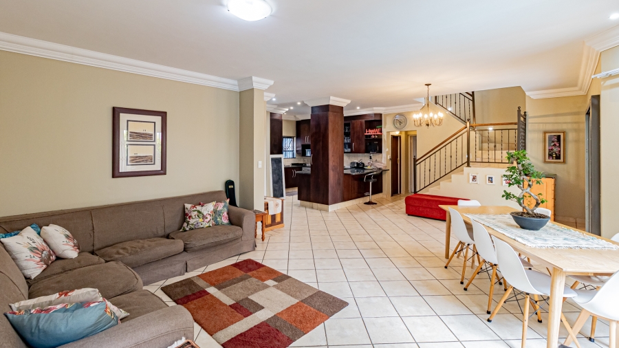 3 Bedroom Property for Sale in Olympus Country Estate Gauteng