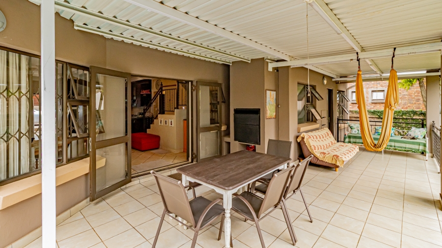 3 Bedroom Property for Sale in Olympus Country Estate Gauteng