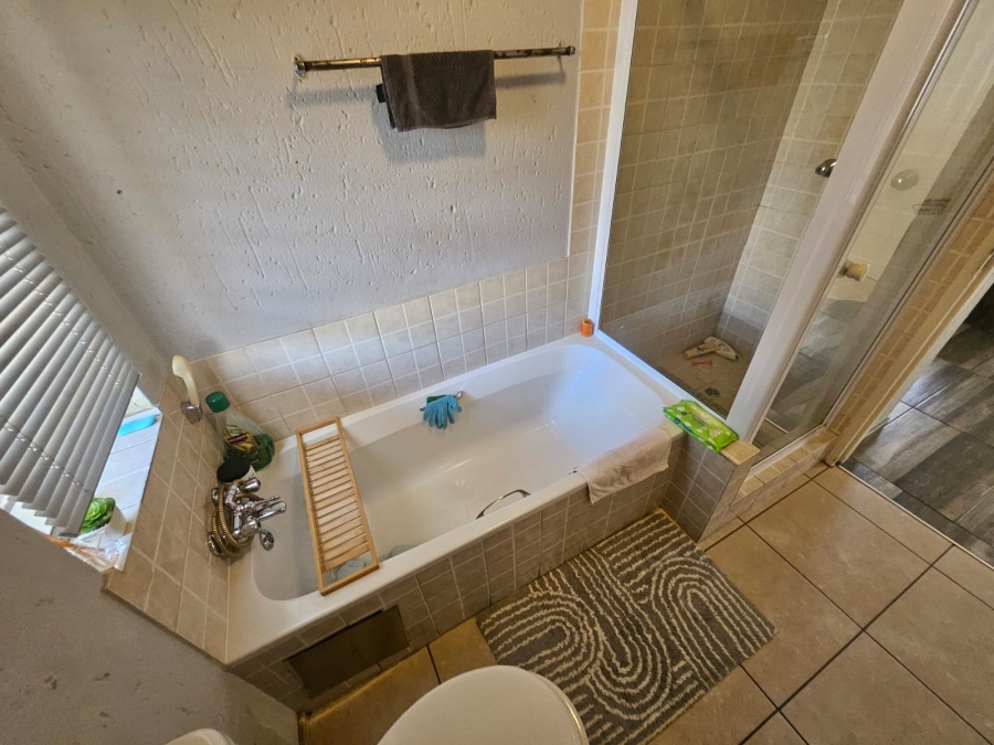 2 Bedroom Property for Sale in Klippoortje Gauteng