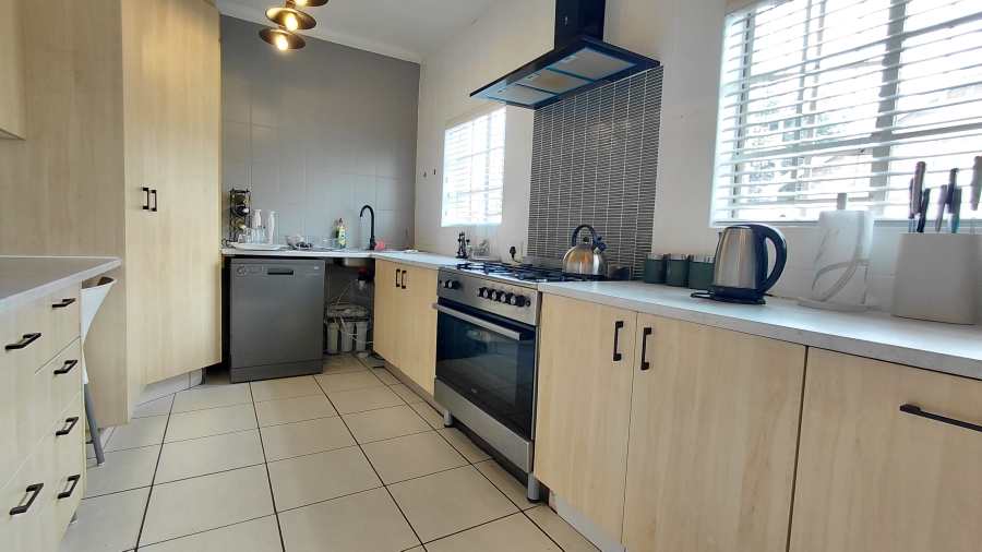 6 Bedroom Property for Sale in Atlasville Gauteng