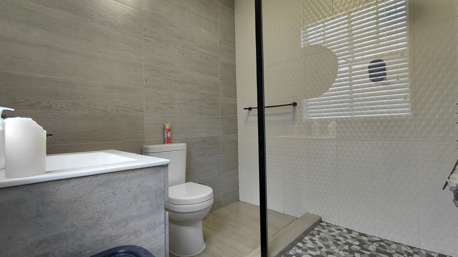 6 Bedroom Property for Sale in Atlasville Gauteng