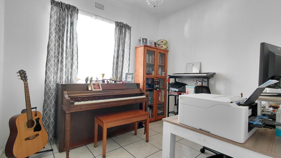 6 Bedroom Property for Sale in Atlasville Gauteng