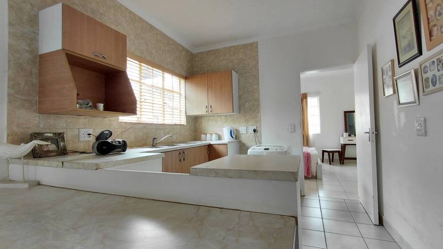 6 Bedroom Property for Sale in Atlasville Gauteng