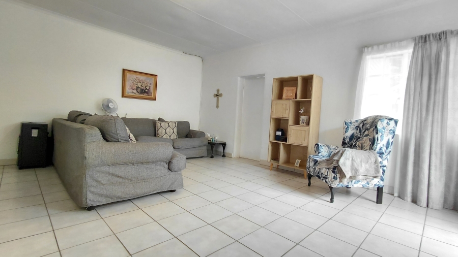 6 Bedroom Property for Sale in Atlasville Gauteng