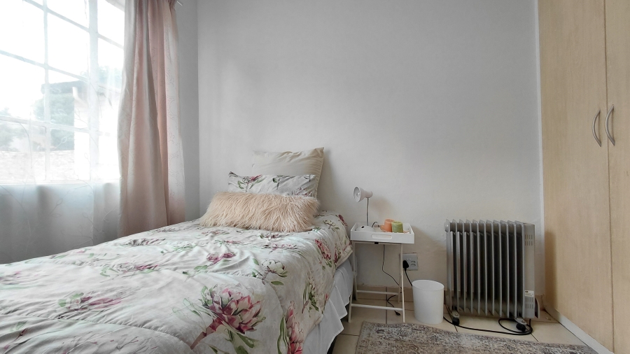 6 Bedroom Property for Sale in Atlasville Gauteng