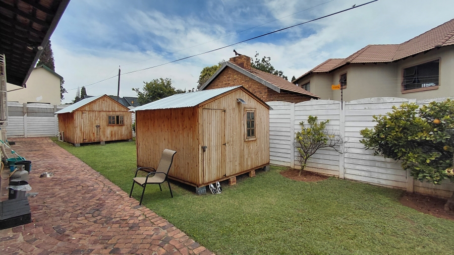 6 Bedroom Property for Sale in Atlasville Gauteng