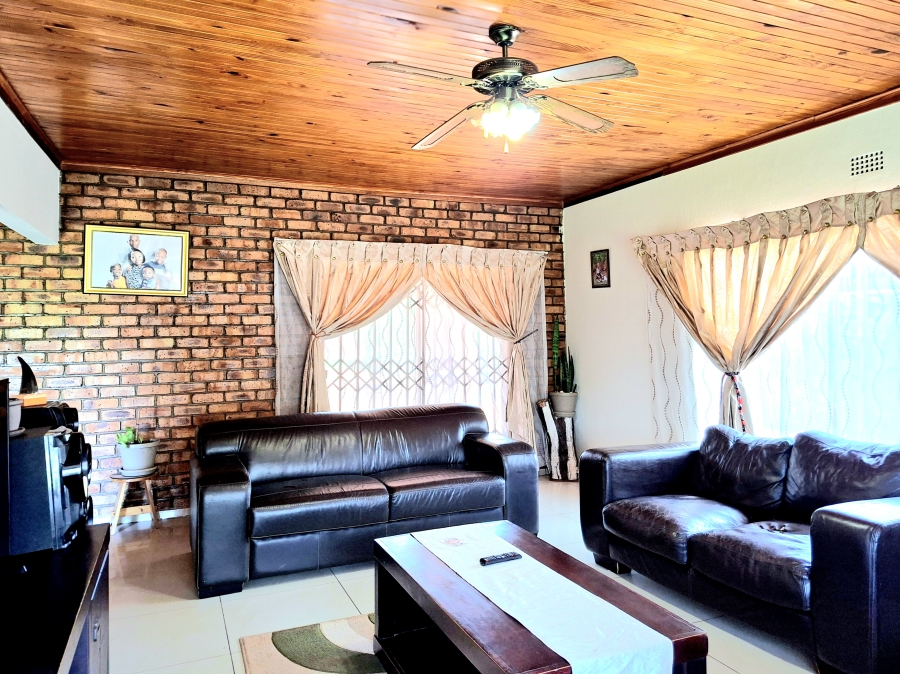 4 Bedroom Property for Sale in Discovery Gauteng