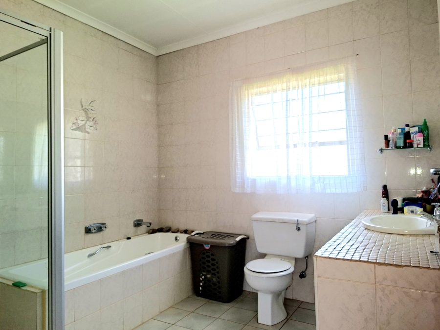 4 Bedroom Property for Sale in Discovery Gauteng